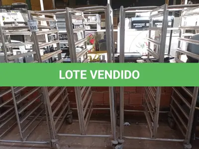 LOTE 335 - 01 BANCADA EM INOX E 04 CARRINHOS EM INOX PARA DESCANSO DE PÃES. (NO ESTADO) ATENÇÃO! FAZER A VISITAÇÃO ANTES DE ARREMATAR, NÃO SABEMOS SE FUNCIONA. LEILÃO NÃO TEM GARANTIA E NEM DEVOLUÇÃO, SUJEITO A POSSÍVEIS AVARIAS VISÍVEIS/OCULTAS E/OU AUSÊNCIA DE COMPONENTES.
