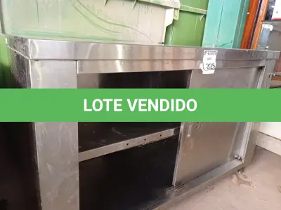 LOTE 325 - 01 BALCÃO COM 02 PORTAS E COMPARTIMENTOS. (NO ESTADO) ATENÇÃO! FAZER A VISITAÇÃO ANTES DE ARREMATAR, NÃO SABEMOS SE FUNCIONA. LEILÃO NÃO TEM GARANTIA E NEM DEVOLUÇÃO, SUJEITO A POSSÍVEIS AVARIAS VISÍVEIS/OCULTAS E/OU AUSÊNCIA DE COMPONENTES.