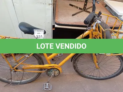LOTE 331 - 01 BICICLETA ARO 26 CARGUEIRA NA COR AMARELA.  (NO ESTADO) ATENÇÃO! FAZER A VISITAÇÃO ANTES DE ARREMATAR, NÃO SABEMOS SE FUNCIONA. LEILÃO NÃO TEM GARANTIA E NEM DEVOLUÇÃO, SUJEITO A POSSÍVEIS AVARIAS VISÍVEIS/OCULTAS E/OU AUSÊNCIA DE COMPONENTES.