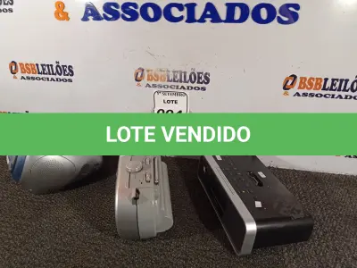 LOTE 004 - 03 RÁDIOS MODELOS DIVERSOS, SENDO 01 TOCA CDS, 01 MICROSYSTEM E 01 IHOME. (NO ESTADO) ATENÇÃO! FAZER A VISITAÇÃO ANTES DE ARREMATAR, NÃO SABEMOS SE FUNCIONA. LEILÃO NÃO TEM GARANTIA E NEM DEVOLUÇÃO, SUJEITO A POSSÍVEIS AVARIAS VISÍVEIS/OCULTAS E/OU AUSÊNCIA DE COMPONENTES.