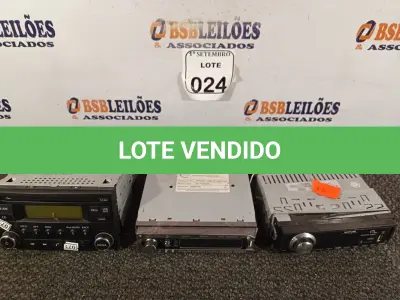 LOTE 024 - 03 APARELHOS DE SOM AUTOMOTIVO MARCAS E MODELOS DIVERSOS. (NO ESTADO) ATENÇÃO! FAZER A VISITAÇÃO ANTES DE ARREMATAR, NÃO SABEMOS SE FUNCIONA. LEILÃO NÃO TEM GARANTIA E NEM DEVOLUÇÃO, SUJEITO A POSSÍVEIS AVARIAS VISÍVEIS/OCULTAS E/OU AUSÊNCIA DE COMPONENTES.