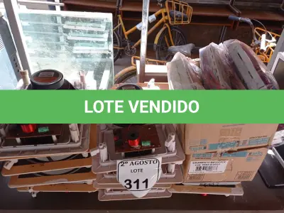 LOTE 311 - 01 LOTE COM VÁRIOS REATORES PARA LÂMPADAS FLUORESCENTES, 03 ALTO FALANTES E MATERIAIS DIVERSOS. (NO ESTADO) ATENÇÃO! FAZER A VISITAÇÃO ANTES DE ARREMATAR, NÃO SABEMOS SE FUNCIONA. LEILÃO NÃO TEM GARANTIA E NEM DEVOLUÇÃO, SUJEITO A POSSÍVEIS AVARIAS VISÍVEIS/OCULTAS E/OU AUSÊNCIA DE COMPONENTES.