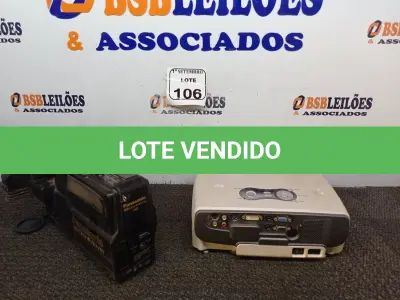 LOTE 106 - 01 FILMADORA MARCA PANASONIC E 01 PROJETOR MULTIMÍDIA MARCA CANON. (NO ESTADO) ATENÇÃO! FAZER A VISITAÇÃO ANTES DE ARREMATAR, NÃO SABEMOS SE FUNCIONA. LEILÃO NÃO TEM GARANTIA E NEM DEVOLUÇÃO, SUJEITO A POSSÍVEIS AVARIAS VISÍVEIS/OCULTAS E/OU AUSÊNCIA DE COMPONENTES.