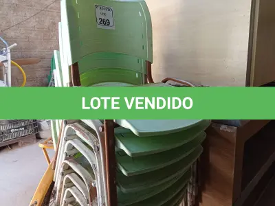 LOTE 269 - 08 CADEIRAS COM BASE DE FERRO E ACENTO E ENCOSTO EM PLÁSTICO. (NO ESTADO) ATENÇÃO! FAZER A VISITAÇÃO ANTES DE ARREMATAR, NÃO SABEMOS SE FUNCIONA. LEILÃO NÃO TEM GARANTIA E NEM DEVOLUÇÃO, SUJEITO A POSSÍVEIS AVARIAS VISÍVEIS/OCULTAS E/OU AUSÊNCIA DE COMPONENTES.