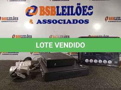 LOTE 017 -  02 DVRS E 03 CÂMERAS DE SEGURANÇA. (NO ESTADO) ATENÇÃO! FAZER A VISITAÇÃO ANTES DE ARREMATAR, NÃO SABEMOS SE FUNCIONA. LEILÃO NÃO TEM GARANTIA E NEM DEVOLUÇÃO, SUJEITO A POSSÍVEIS AVARIAS VISÍVEIS/OCULTAS E/OU AUSÊNCIA DE COMPONENTES.