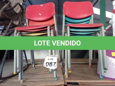 LOTE 087 - 08 CADEIRAS INFANTIS CORES DIVERSAS. (NO ESTADO) ATENÇÃO! FAZER A VISITAÇÃO ANTES DE ARREMATAR, NÃO SABEMOS SE FUNCIONA. LEILÃO NÃO TEM GARANTIA E NEM DEVOLUÇÃO, SUJEITO A POSSÍVEIS AVARIAS VISÍVEIS/OCULTAS E/OU AUSÊNCIA DE COMPONENTES.