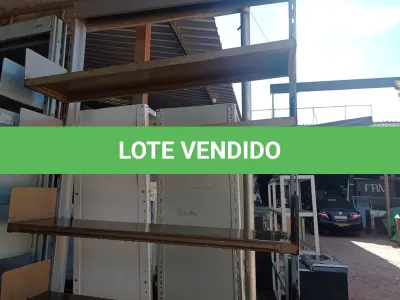 LOTE 351 - 01 ESTANTE EM FERRO COM PRATELEIRAS. (NO ESTADO) ATENÇÃO! FAZER A VISITAÇÃO ANTES DE ARREMATAR, NÃO SABEMOS SE FUNCIONA. LEILÃO NÃO TEM GARANTIA E NEM DEVOLUÇÃO, SUJEITO A POSSÍVEIS AVARIAS VISÍVEIS/OCULTAS E/OU AUSÊNCIA DE COMPONENTES.