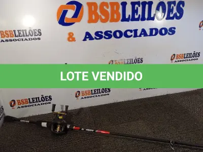 LOTE 060 - 01 CARRETILHA PARA PESCA JOYFOX LADO (RIGHT) COM VARA. (NO ESTADO) ATENÇÃO! FAZER A VISITAÇÃO ANTES DE ARREMATAR, NÃO SABEMOS SE FUNCIONA. LEILÃO NÃO TEM GARANTIA E NEM DEVOLUÇÃO, SUJEITO A POSSÍVEIS AVARIAS VISÍVEIS/OCULTAS E/OU AUSÊNCIA DE COMPONENTES.