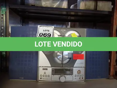 LOTE 069 - 01 TOCA CDS MARCA TEAC MODELO MC-D60V 220V. (NO ESTADO) ATENÇÃO! FAZER A VISITAÇÃO ANTES DE ARREMATAR, NÃO SABEMOS SE FUNCIONA. LEILÃO NÃO TEM GARANTIA E NEM DEVOLUÇÃO, SUJEITO A POSSÍVEIS AVARIAS VISÍVEIS/OCULTAS E/OU AUSÊNCIA DE COMPONENTES.