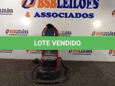 LOTE 022 - 01 CAFETEIRA MARCA KRUPS DE CAPSULA 220V. (NO ESTADO) ATENÇÃO! FAZER A VISITAÇÃO ANTES DE ARREMATAR, NÃO SABEMOS SE FUNCIONA. LEILÃO NÃO TEM GARANTIA E NEM DEVOLUÇÃO, SUJEITO A POSSÍVEIS AVARIAS VISÍVEIS/OCULTAS E/OU AUSÊNCIA DE COMPONENTES.