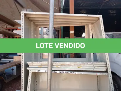 LOTE 350 - 02 ESTANTES EM FERRO COM PRATELEIRAS. (NO ESTADO) ATENÇÃO! FAZER A VISITAÇÃO ANTES DE ARREMATAR, NÃO SABEMOS SE FUNCIONA. LEILÃO NÃO TEM GARANTIA E NEM DEVOLUÇÃO, SUJEITO A POSSÍVEIS AVARIAS VISÍVEIS/OCULTAS E/OU AUSÊNCIA DE COMPONENTES.