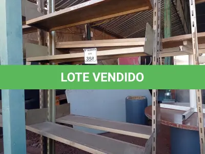 LOTE 358 - 01 ESTANTE EM FERRO COM PRATELEIRAS. (NO ESTADO) ATENÇÃO! FAZER A VISITAÇÃO ANTES DE ARREMATAR, NÃO SABEMOS SE FUNCIONA. LEILÃO NÃO TEM GARANTIA E NEM DEVOLUÇÃO, SUJEITO A POSSÍVEIS AVARIAS VISÍVEIS/OCULTAS E/OU AUSÊNCIA DE COMPONENTES.