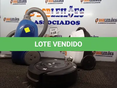 LOTE 119 - 02 ASPIRADORES DE PÓ MARCAS E MODELOS DIVERSOS E 01 ASPIRADOR ROBÔ. (NO ESTADO) ATENÇÃO! FAZER A VISITAÇÃO ANTES DE ARREMATAR, NÃO SABEMOS SE FUNCIONA. LEILÃO NÃO TEM GARANTIA E NEM DEVOLUÇÃO, SUJEITO A POSSÍVEIS AVARIAS VISÍVEIS/OCULTAS E/OU AUSÊNCIA DE COMPONENTES.