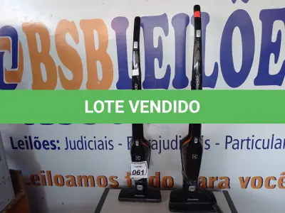 LOTE 061 - 02 ASPIRADORES DE PÓ PORTÁTIL 220V MARCA ELECTROLUX. (NO ESTADO) ATENÇÃO! FAZER A VISITAÇÃO ANTES DE ARREMATAR, NÃO SABEMOS SE FUNCIONA. LEILÃO NÃO TEM GARANTIA E NEM DEVOLUÇÃO, SUJEITO A POSSÍVEIS AVARIAS VISÍVEIS/OCULTAS E/OU AUSÊNCIA DE COMPONENTES.