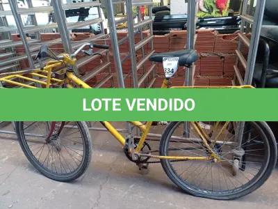 LOTE 334 - 01 BICICLETA ARO 26 CARGUEIRA NA COR AMARELA.  (NO ESTADO) ATENÇÃO! FAZER A VISITAÇÃO ANTES DE ARREMATAR, NÃO SABEMOS SE FUNCIONA. LEILÃO NÃO TEM GARANTIA E NEM DEVOLUÇÃO, SUJEITO A POSSÍVEIS AVARIAS VISÍVEIS/OCULTAS E/OU AUSÊNCIA DE COMPONENTES.