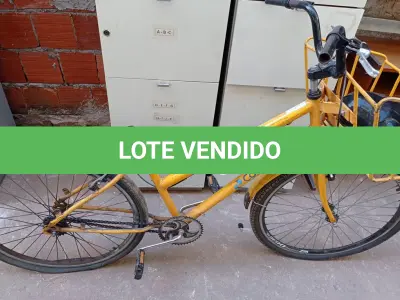 LOTE 338 - 01 BICICLETA ARO 26 CARGUEIRA NA COR AMARELA.  (NO ESTADO) ATENÇÃO! FAZER A VISITAÇÃO ANTES DE ARREMATAR, NÃO SABEMOS SE FUNCIONA. LEILÃO NÃO TEM GARANTIA E NEM DEVOLUÇÃO, SUJEITO A POSSÍVEIS AVARIAS VISÍVEIS/OCULTAS E/OU AUSÊNCIA DE COMPONENTES.