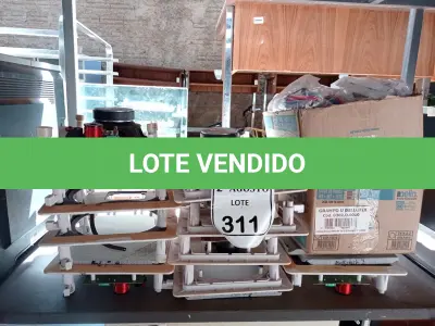 LOTE 311 - 01 LOTE COM VÁRIOS REATORES PARA LÂMPADAS FLUORESCENTES, 03 ALTO FALANTES E MATERIAIS DIVERSOS. (NO ESTADO) ATENÇÃO! FAZER A VISITAÇÃO ANTES DE ARREMATAR, NÃO SABEMOS SE FUNCIONA. LEILÃO NÃO TEM GARANTIA E NEM DEVOLUÇÃO, SUJEITO A POSSÍVEIS AVARIAS VISÍVEIS/OCULTAS E/OU AUSÊNCIA DE COMPONENTES.