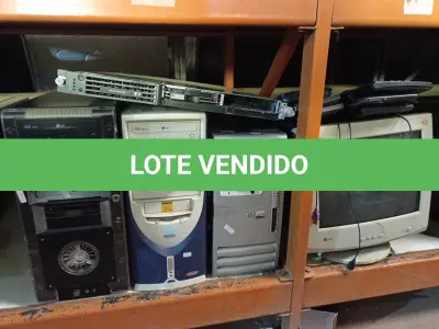 LOTE 093 - 02 MONITORES DE TUBO, 03 CPUS, 01 SUCATA DE SERVIDOR E VÁRIOS TECLADOS. (NO ESTADO) ATENÇÃO! FAZER A VISITAÇÃO ANTES DE ARREMATAR, NÃO SABEMOS SE FUNCIONA. LEILÃO NÃO TEM GARANTIA E NEM DEVOLUÇÃO, SUJEITO A POSSÍVEIS AVARIAS VISÍVEIS/OCULTAS E/OU AUSÊNCIA DE COMPONENTES.