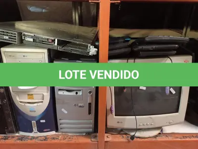 LOTE 093 - 02 MONITORES DE TUBO, 03 CPUS, 01 SUCATA DE SERVIDOR E VÁRIOS TECLADOS. (NO ESTADO) ATENÇÃO! FAZER A VISITAÇÃO ANTES DE ARREMATAR, NÃO SABEMOS SE FUNCIONA. LEILÃO NÃO TEM GARANTIA E NEM DEVOLUÇÃO, SUJEITO A POSSÍVEIS AVARIAS VISÍVEIS/OCULTAS E/OU AUSÊNCIA DE COMPONENTES.