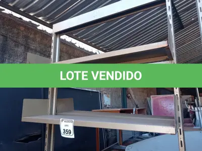 LOTE 359 - 01 ESTANTE EM FERRO COM PRATELEIRAS. (NO ESTADO) ATENÇÃO! FAZER A VISITAÇÃO ANTES DE ARREMATAR, NÃO SABEMOS SE FUNCIONA. LEILÃO NÃO TEM GARANTIA E NEM DEVOLUÇÃO, SUJEITO A POSSÍVEIS AVARIAS VISÍVEIS/OCULTAS E/OU AUSÊNCIA DE COMPONENTES.