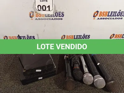 LOTE 001 - 05 MICROFONES DIVERSOS E02 TRANSMISSORES DIVERSOS. (NO ESTADO) ATENÇÃO! FAZER A VISITAÇÃO ANTES DE ARREMATAR, NÃO SABEMOS SE FUNCIONA. LEILÃO NÃO TEM GARANTIA E NEM DEVOLUÇÃO, SUJEITO A POSSÍVEIS AVARIAS VISÍVEIS/OCULTAS E/OU AUSÊNCIA DE COMPONENTES.