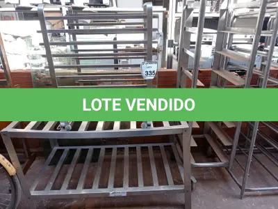 LOTE 335 - 01 BANCADA EM INOX E 04 CARRINHOS EM INOX PARA DESCANSO DE PÃES. (NO ESTADO) ATENÇÃO! FAZER A VISITAÇÃO ANTES DE ARREMATAR, NÃO SABEMOS SE FUNCIONA. LEILÃO NÃO TEM GARANTIA E NEM DEVOLUÇÃO, SUJEITO A POSSÍVEIS AVARIAS VISÍVEIS/OCULTAS E/OU AUSÊNCIA DE COMPONENTES.