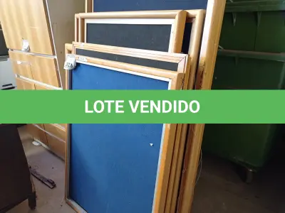 LOTE 323 - 08 QUADROS DE AVISO TAMANHOS DIVERSOS. (NO ESTADO) ATENÇÃO! FAZER A VISITAÇÃO ANTES DE ARREMATAR, NÃO SABEMOS SE FUNCIONA. LEILÃO NÃO TEM GARANTIA E NEM DEVOLUÇÃO, SUJEITO A POSSÍVEIS AVARIAS VISÍVEIS/OCULTAS E/OU AUSÊNCIA DE COMPONENTES.