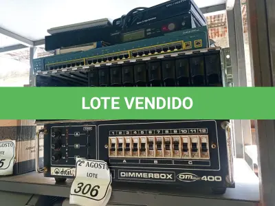 LOTE 306 - 01 LOTE COM UM SERVIDOR E VÁRIOS ELETRÔNICOS PARA A RETIRADA DE PEÇAS. (NO ESTADO) ATENÇÃO! FAZER A VISITAÇÃO ANTES DE ARREMATAR, NÃO SABEMOS SE FUNCIONA. LEILÃO NÃO TEM GARANTIA E NEM DEVOLUÇÃO, SUJEITO A POSSÍVEIS AVARIAS VISÍVEIS/OCULTAS E/OU AUSÊNCIA DE COMPONENTES.