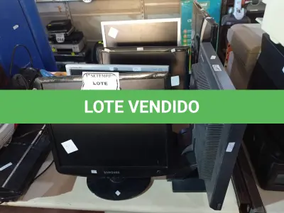 LOTE 152 - 06 MONITORES LCD MARCAS E MODELOS DIVERSOS PARA A RETIRADA DE PEÇAS. (NO ESTADO) ATENÇÃO! FAZER A VISITAÇÃO ANTES DE ARREMATAR, NÃO SABEMOS SE FUNCIONA. LEILÃO NÃO TEM GARANTIA E NEM DEVOLUÇÃO, SUJEITO A POSSÍVEIS AVARIAS VISÍVEIS/OCULTAS E/OU AUSÊNCIA DE COMPONENTES.