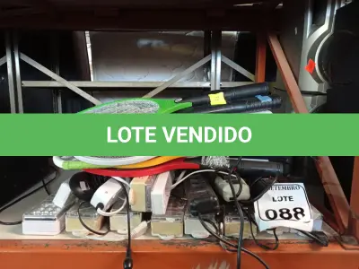 LOTE 088 - 01 LOTE COM DIVERSAS LUMINÁRIAS DE EMERGÊNCIA FILTRO DE LINHA E 08 RAQUETE ELÉTRICAS. (NO ESTADO) ATENÇÃO! FAZER A VISITAÇÃO ANTES DE ARREMATAR, NÃO SABEMOS SE FUNCIONA. LEILÃO NÃO TEM GARANTIA E NEM DEVOLUÇÃO, SUJEITO A POSSÍVEIS AVARIAS VISÍVEIS/OCULTAS E/OU AUSÊNCIA DE COMPONENTES.