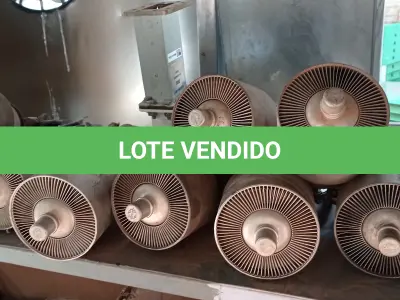 LOTE 272 - 11 TUBOS DE ELÉTRONS TRÍODO E 01 EQUIPAMENTO PARA TRANSMISSÃO DE DADOS. (NO ESTADO) ATENÇÃO! FAZER A VISITAÇÃO ANTES DE ARREMATAR, NÃO SABEMOS SE FUNCIONA. LEILÃO NÃO TEM GARANTIA E NEM DEVOLUÇÃO, SUJEITO A POSSÍVEIS AVARIAS VISÍVEIS/OCULTAS E/OU AUSÊNCIA DE COMPONENTES.