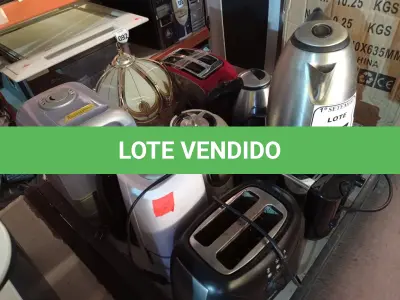 LOTE 137 - 04 TORRADEIRAS, 02 UMIDIFICADORES, 01 BASE DE LIQUIDIFICADOR, 02 JARRAS ELÉTRICAS E 01 ABAJUR. (NO ESTADO) ATENÇÃO! FAZER A VISITAÇÃO ANTES DE ARREMATAR, NÃO SABEMOS SE FUNCIONA. LEILÃO NÃO TEM GARANTIA E NEM DEVOLUÇÃO, SUJEITO A POSSÍVEIS AVARIAS VISÍVEIS/OCULTAS E/OU AUSÊNCIA DE COMPONENTES.