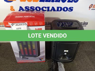 LOTE 110 - 01 RADIO PORTÁTIL RGB COM BLUETOOTH. (NO ESTADO) ATENÇÃO! FAZER A VISITAÇÃO ANTES DE ARREMATAR, NÃO SABEMOS SE FUNCIONA. LEILÃO NÃO TEM GARANTIA E NEM DEVOLUÇÃO, SUJEITO A POSSÍVEIS AVARIAS VISÍVEIS/OCULTAS E/OU AUSÊNCIA DE COMPONENTES.