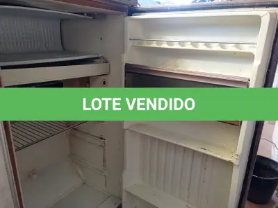LOTE 261 - 02 GELADEIRAS MARCAS E MODELOS DIVERSOS. (NO ESTADO) ATENÇÃO! FAZER A VISITAÇÃO ANTES DE ARREMATAR, NÃO SABEMOS SE FUNCIONA. LEILÃO NÃO TEM GARANTIA E NEM DEVOLUÇÃO, SUJEITO A POSSÍVEIS AVARIAS VISÍVEIS/OCULTAS E/OU AUSÊNCIA DE COMPONENTES.