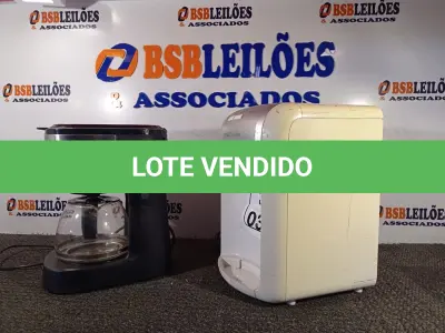 LOTE 030 - 01 PURIFICADOR DE ÁGUA 220V, E 01 CAFETEIRA OSTER 220V. (NO ESTADO) ATENÇÃO! FAZER A VISITAÇÃO ANTES DE ARREMATAR, NÃO SABEMOS SE FUNCIONA. LEILÃO NÃO TEM GARANTIA E NEM DEVOLUÇÃO, SUJEITO A POSSÍVEIS AVARIAS VISÍVEIS/OCULTAS E/OU AUSÊNCIA DE COMPONENTES.