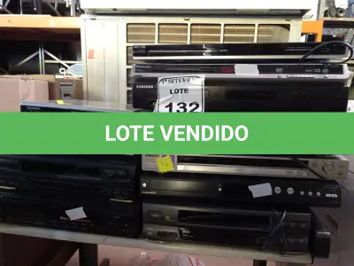 LOTE 132 - 02 VIDEOCASSETES E DIVERSOS APARELHOS DVDS MARCAS E MODELOS DIVERSOS. (NO ESTADO) ATENÇÃO! FAZER A VISITAÇÃO ANTES DE ARREMATAR, NÃO SABEMOS SE FUNCIONA. LEILÃO NÃO TEM GARANTIA E NEM DEVOLUÇÃO, SUJEITO A POSSÍVEIS AVARIAS VISÍVEIS/OCULTAS E/OU AUSÊNCIA DE COMPONENTES.