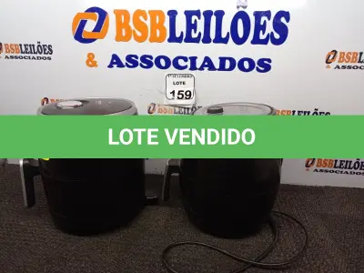 LOTE 159 - 02 AIR FRYES SENDO UMA DA MARCA MALLORY 220V E A OUTRA NELL 127V COM AVARIAS. (NO ESTADO) ATENÇÃO! FAZER A VISITAÇÃO ANTES DE ARREMATAR, NÃO SABEMOS SE FUNCIONA. LEILÃO NÃO TEM GARANTIA E NEM DEVOLUÇÃO, SUJEITO A POSSÍVEIS AVARIAS VISÍVEIS/OCULTAS E/OU AUSÊNCIA DE COMPONENTES.