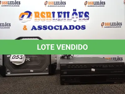 LOTE 053 - 01 TOCA CDS MARCA SONY 220V E 01 CAIXA DE SOM PORTÁTIL LENDEX. (NO ESTADO) ATENÇÃO! FAZER A VISITAÇÃO ANTES DE ARREMATAR, NÃO SABEMOS SE FUNCIONA. LEILÃO NÃO TEM GARANTIA E NEM DEVOLUÇÃO, SUJEITO A POSSÍVEIS AVARIAS VISÍVEIS/OCULTAS E/OU AUSÊNCIA DE COMPONENTES.