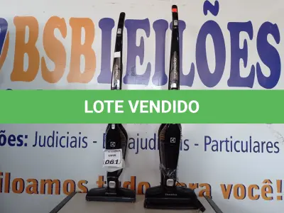 LOTE 061 - 02 ASPIRADORES DE PÓ PORTÁTIL 220V MARCA ELECTROLUX. (NO ESTADO) ATENÇÃO! FAZER A VISITAÇÃO ANTES DE ARREMATAR, NÃO SABEMOS SE FUNCIONA. LEILÃO NÃO TEM GARANTIA E NEM DEVOLUÇÃO, SUJEITO A POSSÍVEIS AVARIAS VISÍVEIS/OCULTAS E/OU AUSÊNCIA DE COMPONENTES.