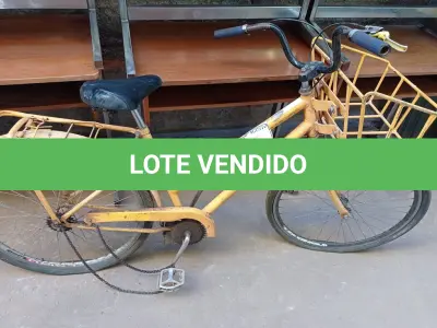 LOTE 340 - 01 BICICLETA ARO 26 CARGUEIRA NA COR AMARELA.  (NO ESTADO) ATENÇÃO! FAZER A VISITAÇÃO ANTES DE ARREMATAR, NÃO SABEMOS SE FUNCIONA. LEILÃO NÃO TEM GARANTIA E NEM DEVOLUÇÃO, SUJEITO A POSSÍVEIS AVARIAS VISÍVEIS/OCULTAS E/OU AUSÊNCIA DE COMPONENTES.