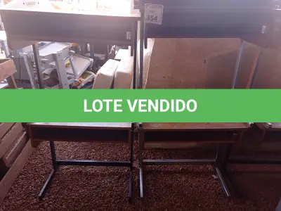 LOTE 354 - 05 MESAS EM MADEIRA COM PÉS CROMADOS. (NO ESTADO) ATENÇÃO! FAZER A VISITAÇÃO ANTES DE ARREMATAR, NÃO SABEMOS SE FUNCIONA. LEILÃO NÃO TEM GARANTIA E NEM DEVOLUÇÃO, SUJEITO A POSSÍVEIS AVARIAS VISÍVEIS/OCULTAS E/OU AUSÊNCIA DE COMPONENTES.