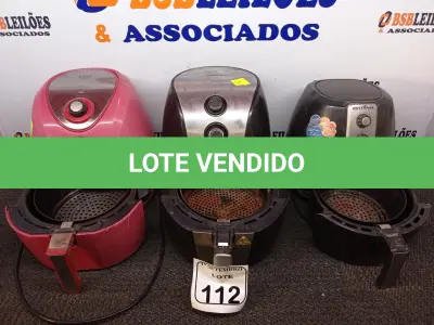 LOTE 112 - 03 AIR FRYES MARCAS E MODELOS DIVERSOS COM AVARIAS. (NO ESTADO) ATENÇÃO! FAZER A VISITAÇÃO ANTES DE ARREMATAR, NÃO SABEMOS SE FUNCIONA. LEILÃO NÃO TEM GARANTIA E NEM DEVOLUÇÃO, SUJEITO A POSSÍVEIS AVARIAS VISÍVEIS/OCULTAS E/OU AUSÊNCIA DE COMPONENTES.