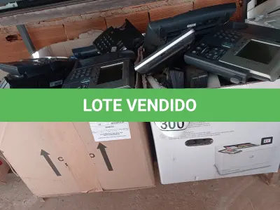 LOTE 300 - 01 LOTE COM VÁRIOS APARELHOS TELEFÔNICOS. (NO ESTADO) ATENÇÃO! FAZER A VISITAÇÃO ANTES DE ARREMATAR, NÃO SABEMOS SE FUNCIONA. LEILÃO NÃO TEM GARANTIA E NEM DEVOLUÇÃO, SUJEITO A POSSÍVEIS AVARIAS VISÍVEIS/OCULTAS E/OU AUSÊNCIA DE COMPONENTES.