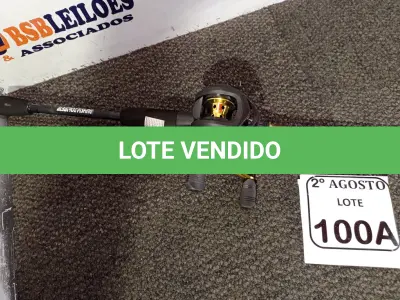 LOTE 100 - 01 CARRETILHA PARA PESCA JOYFOX LADO (RIGHT) COM VARA. (NO ESTADO) ATENÇÃO! FAZER A VISITAÇÃO ANTES DE ARREMATAR, NÃO SABEMOS SE FUNCIONA. LEILÃO NÃO TEM GARANTIA E NEM DEVOLUÇÃO, SUJEITO A POSSÍVEIS AVARIAS VISÍVEIS/OCULTAS E/OU AUSÊNCIA DE COMPONENTES.
