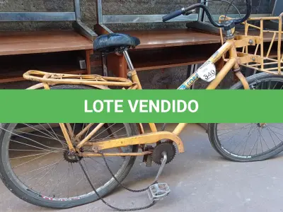 LOTE 340 - 01 BICICLETA ARO 26 CARGUEIRA NA COR AMARELA.  (NO ESTADO) ATENÇÃO! FAZER A VISITAÇÃO ANTES DE ARREMATAR, NÃO SABEMOS SE FUNCIONA. LEILÃO NÃO TEM GARANTIA E NEM DEVOLUÇÃO, SUJEITO A POSSÍVEIS AVARIAS VISÍVEIS/OCULTAS E/OU AUSÊNCIA DE COMPONENTES.