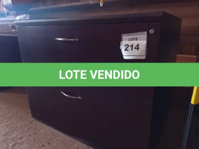 LOTE 214 - 01 ARMÁRIO BAIXO EM MADEIRA COM 2 GAVETAS (OFFICE CABINET).  (NO ESTADO EM QUE SE ENCONTRA. SUJEITO A AVARIAS OCULTAS/VISÍVEIS.) 0000047