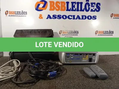 LOTE 026 - 01 PROJETOR MULTIMÍDIA MARCA INFOCUS. (NO ESTADO) ATENÇÃO! FAZER A VISITAÇÃO ANTES DE ARREMATAR, NÃO SABEMOS SE FUNCIONA. LEILÃO NÃO TEM GARANTIA E NEM DEVOLUÇÃO, SUJEITO A POSSÍVEIS AVARIAS VISÍVEIS/OCULTAS E/OU AUSÊNCIA DE COMPONENTES.