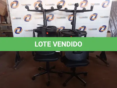 LOTE 466 - 04 CADEIRAS PARA ESCRITÓRIO BASE GIRATÓRIA. (NO ESTADO) ATENÇÃO! FAZER A VISITAÇÃO ANTES DE ARREMATAR, NÃO SABEMOS SE FUNCIONA. LEILÃO NÃO TEM GARANTIA E NEM DEVOLUÇÃO, SUJEITO A POSSÍVEIS AVARIAS VISÍVEIS/OCULTAS E/OU AUSÊNCIA DE COMPONENTES.