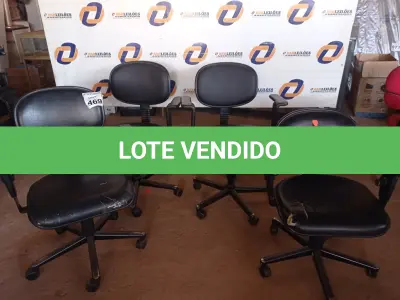LOTE 469 - 04 CADEIRAS PARA ESCRITÓRIO BASE GIRATÓRIA. (NO ESTADO) ATENÇÃO! FAZER A VISITAÇÃO ANTES DE ARREMATAR, NÃO SABEMOS SE FUNCIONA. LEILÃO NÃO TEM GARANTIA E NEM DEVOLUÇÃO, SUJEITO A POSSÍVEIS AVARIAS VISÍVEIS/OCULTAS E/OU AUSÊNCIA DE COMPONENTES.