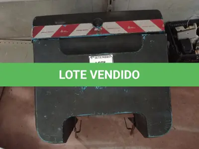 LOTE 373 - 01 BAÚ PARA MOTOS. (NO ESTADO) ATENÇÃO! FAZER A VISITAÇÃO ANTES DE ARREMATAR, NÃO SABEMOS SE FUNCIONA. LEILÃO NÃO TEM GARANTIA E NEM DEVOLUÇÃO, SUJEITO A POSSÍVEIS AVARIAS VISÍVEIS/OCULTAS E/OU AUSÊNCIA DE COMPONENTES.